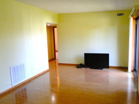 Tiny photo for 3107 Ingalls Avenue #3B, Joliet, IL 60435 (MLS # 12642628)