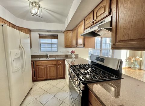 Tiny photo for 1604 ESTATE Circle, Naperville, IL 60565 (MLS # 12497914)