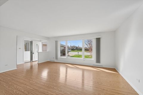 Tiny photo for 7546 Halesia Court, Orland Park, IL 60462 (MLS # 12614463)