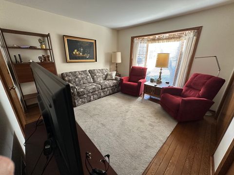 Tiny photo for 28 Queens Court #28, Westchester, IL 60154 (MLS # 12576670)