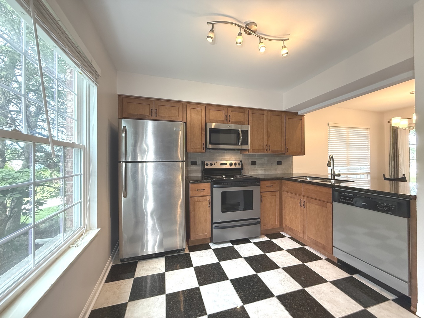 1757 Eastwood Court 4