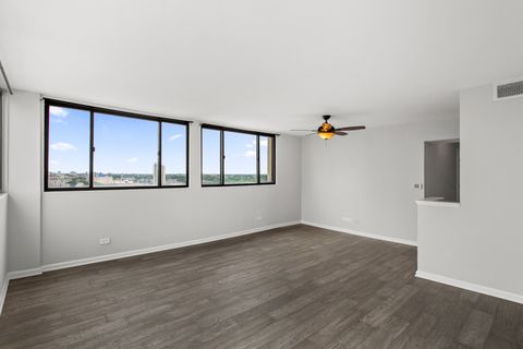 Tiny photo for 6150 N Kenmore Avenue #15B, Chicago, IL 60660 (MLS # 12451077)