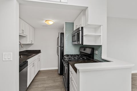Tiny photo for 6150 N Kenmore Avenue #15B, Chicago, IL 60660 (MLS # 12451077)
