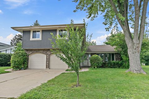 Photo of 1126 Tiverton Court, Schaumburg, IL 60193 (MLS # 12452233)