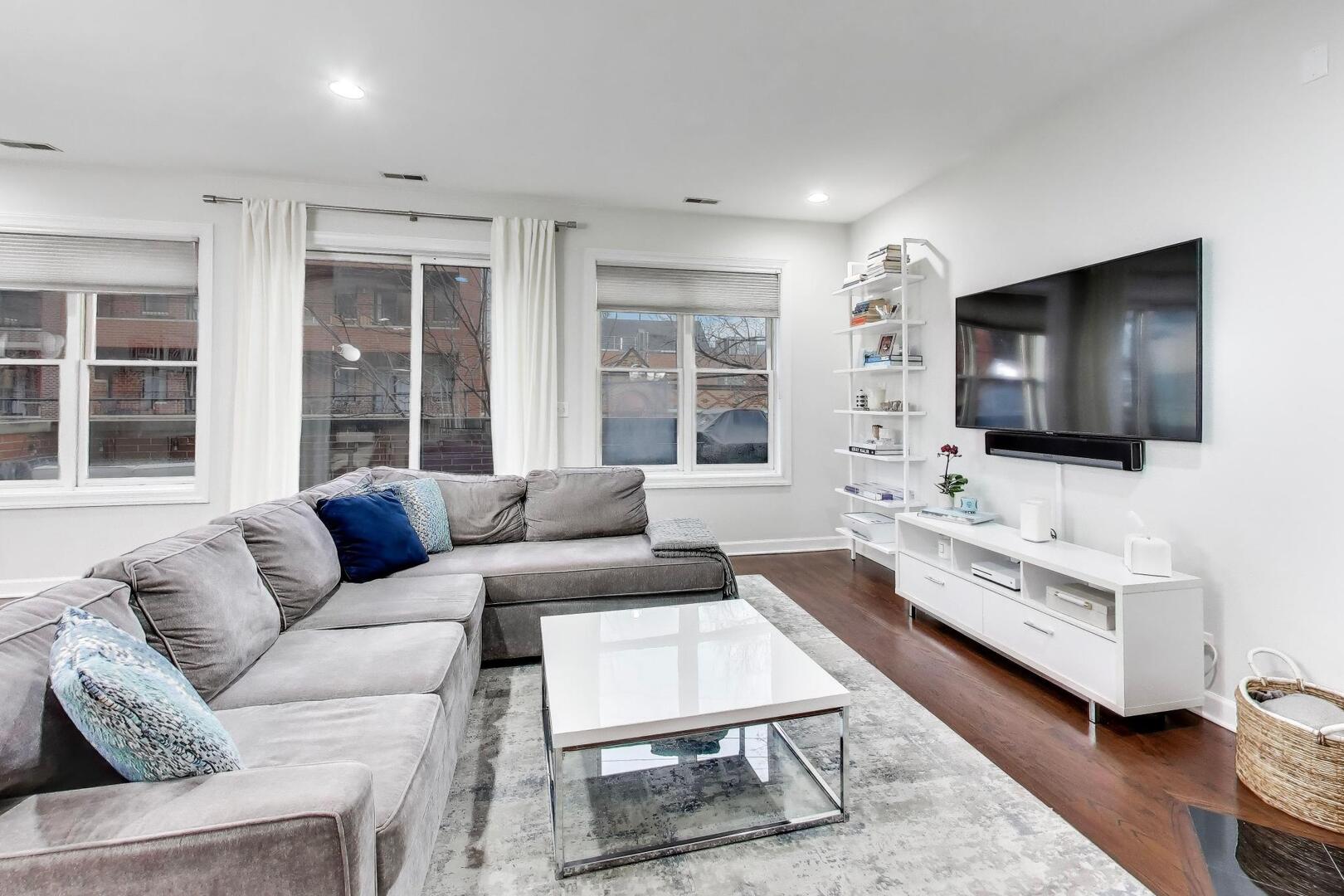 1350 W BELMONT Avenue B