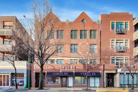 Photo of 1350 W BELMONT Avenue #B, Chicago, IL 60657 (MLS # 12598933)
