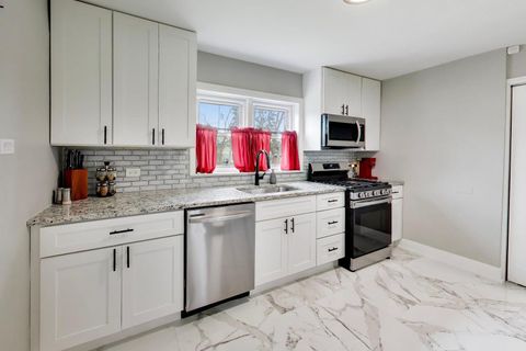 Tiny photo for 321 S Gilbert Avenue, La Grange, IL 60525 (MLS # 12604640)