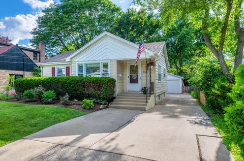 Photo of 714 Chestnut Street, Deerfield, IL 60015 (MLS # 12682747)