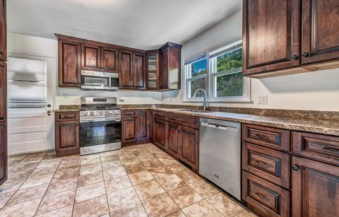Tiny photo for 714 Chestnut Street, Deerfield, IL 60015 (MLS # 12682747)