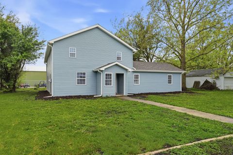 Photo of 305 Parkway Court, Gridley, IL 61744 (MLS # 12648652)