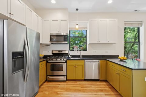 Tiny photo for 2329 N Oakley Avenue #3E, Chicago, IL 60647 (MLS # 12450505)