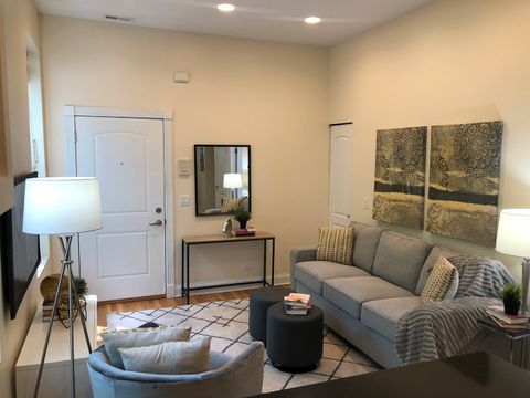 Tiny photo for 2329 N Oakley Avenue #3E, Chicago, IL 60647 (MLS # 12450505)