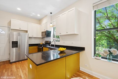 Tiny photo for 2329 N Oakley Avenue #3E, Chicago, IL 60647 (MLS # 12450505)