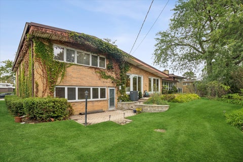 Tiny photo for 4421 W Lunt Avenue, Lincolnwood, IL 60712 (MLS # 12791739)