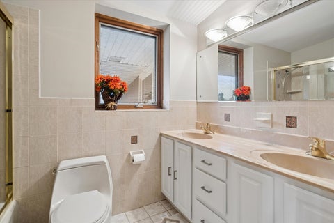 Tiny photo for 4421 W Lunt Avenue, Lincolnwood, IL 60712 (MLS # 12791739)