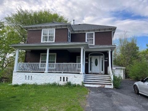 364 BENT Street Elgin IL 60120