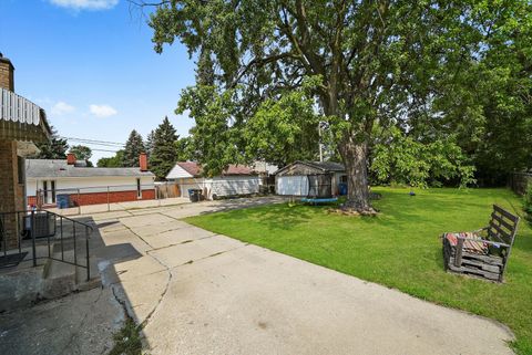 Tiny photo for 1003 W Hillside Drive, Bensenville, IL 60106 (MLS # 12464309)