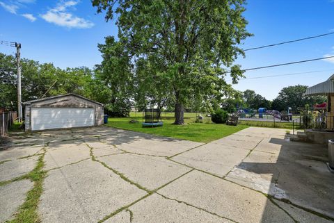 Tiny photo for 1003 W Hillside Drive, Bensenville, IL 60106 (MLS # 12464309)