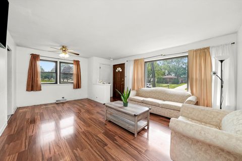Tiny photo for 1003 W Hillside Drive, Bensenville, IL 60106 (MLS # 12464309)