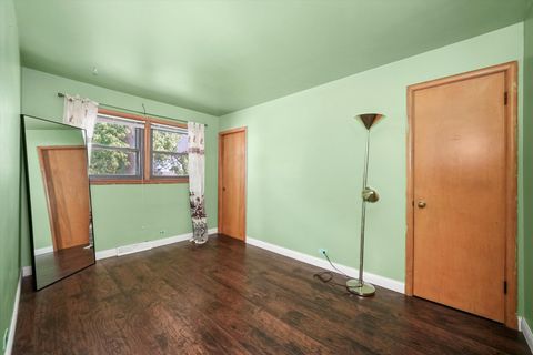 Tiny photo for 1003 W Hillside Drive, Bensenville, IL 60106 (MLS # 12464309)