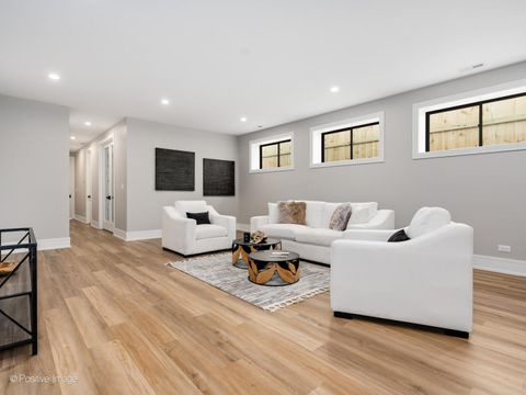 Tiny photo for 2902 N Seeley Avenue, Chicago, IL 60618 (MLS # 12528225)