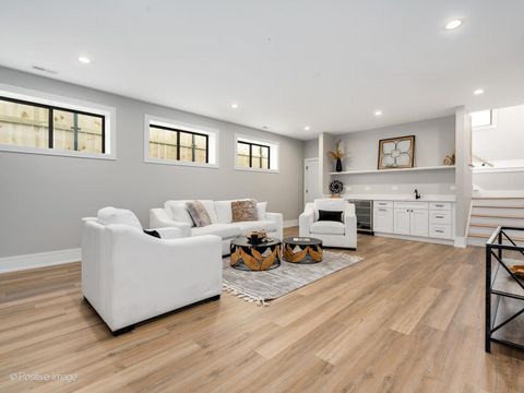 Tiny photo for 2902 N Seeley Avenue, Chicago, IL 60618 (MLS # 12528225)