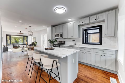 Tiny photo for 2508 Kenilworth Avenue, Berwyn, IL 60402 (MLS # 12520887)