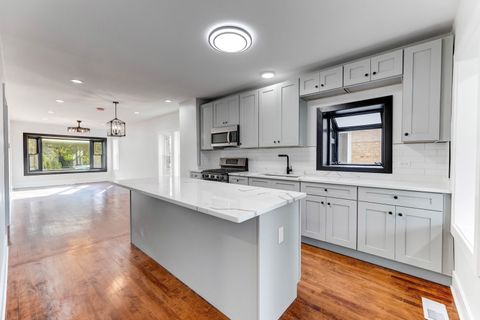 Tiny photo for 2508 Kenilworth Avenue, Berwyn, IL 60402 (MLS # 12520887)