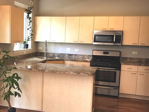 Tiny photo for 349 W Pointe Drive, Vernon Hills, IL 60061 (MLS # 12482246)