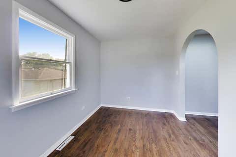 Tiny photo for 2925 E 188th Place, Lansing, IL 60438 (MLS # 12707668)