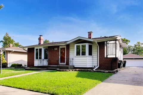Tiny photo for 2925 E 188th Place, Lansing, IL 60438 (MLS # 12707668)