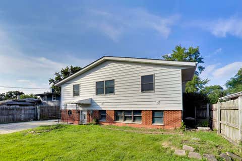 Tiny photo for 2925 E 188th Place, Lansing, IL 60438 (MLS # 12707668)