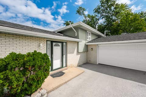 Tiny photo for 19533 Lake Lynwood Drive, Lynwood, IL 60411 (MLS # 12738531)