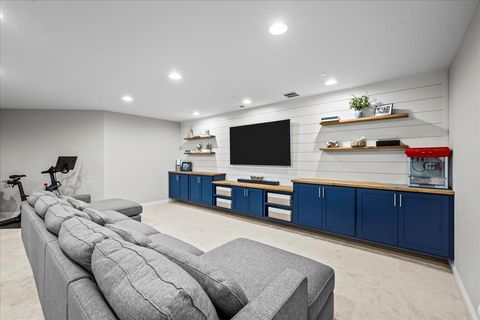 Tiny photo for 995 Harvard Court, Highland Park, IL 60035 (MLS # 12556671)