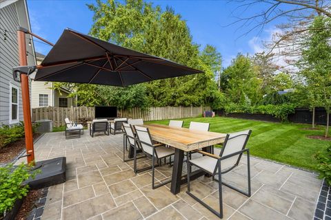 Tiny photo for 995 Harvard Court, Highland Park, IL 60035 (MLS # 12556671)