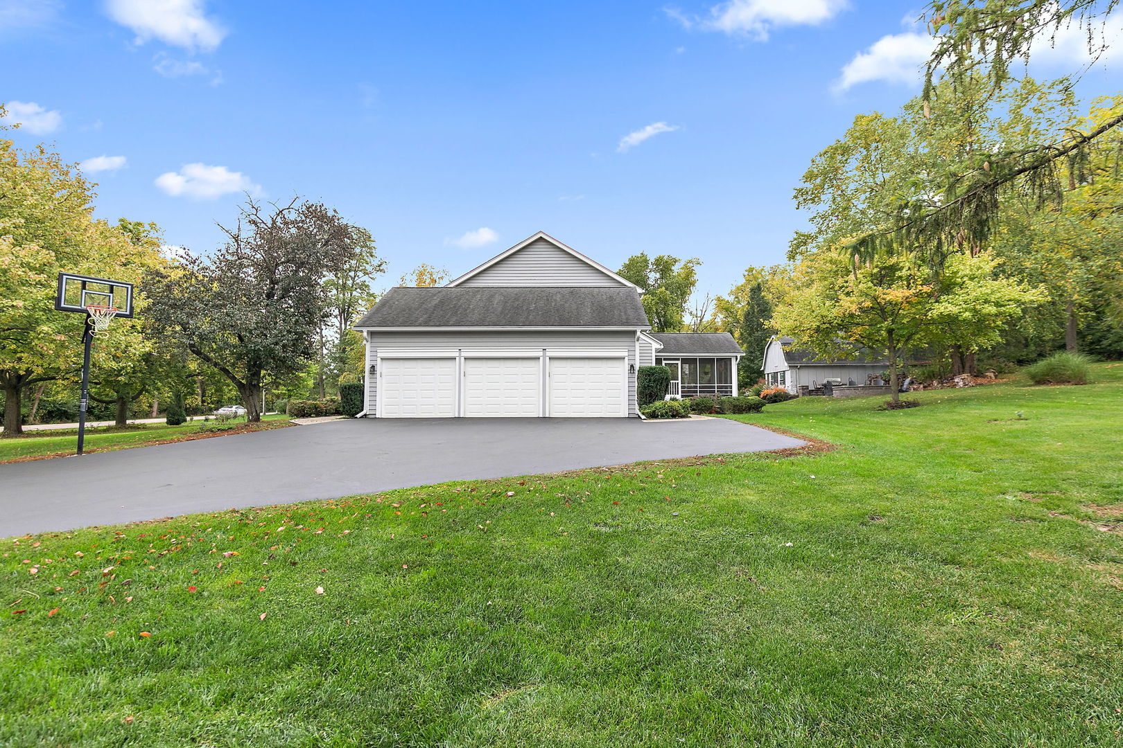 36W225 Hickory Hollow Drive