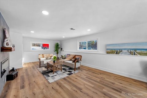 Tiny photo for 1004 S Grove Avenue, Barrington, IL 60010 (MLS # 12552341)