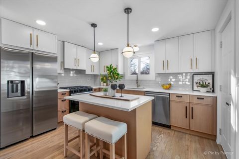 Tiny photo for 1004 S Grove Avenue, Barrington, IL 60010 (MLS # 12552341)