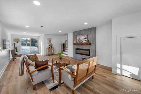 Tiny photo for 1004 S Grove Avenue, Barrington, IL 60010 (MLS # 12552341)