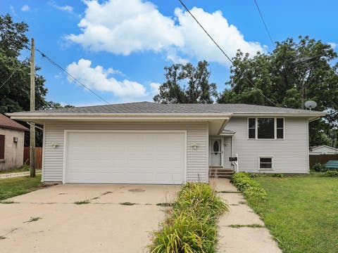 Tiny photo for 105 W Oak Street, Coal City, IL 60416 (MLS # 12718186)
