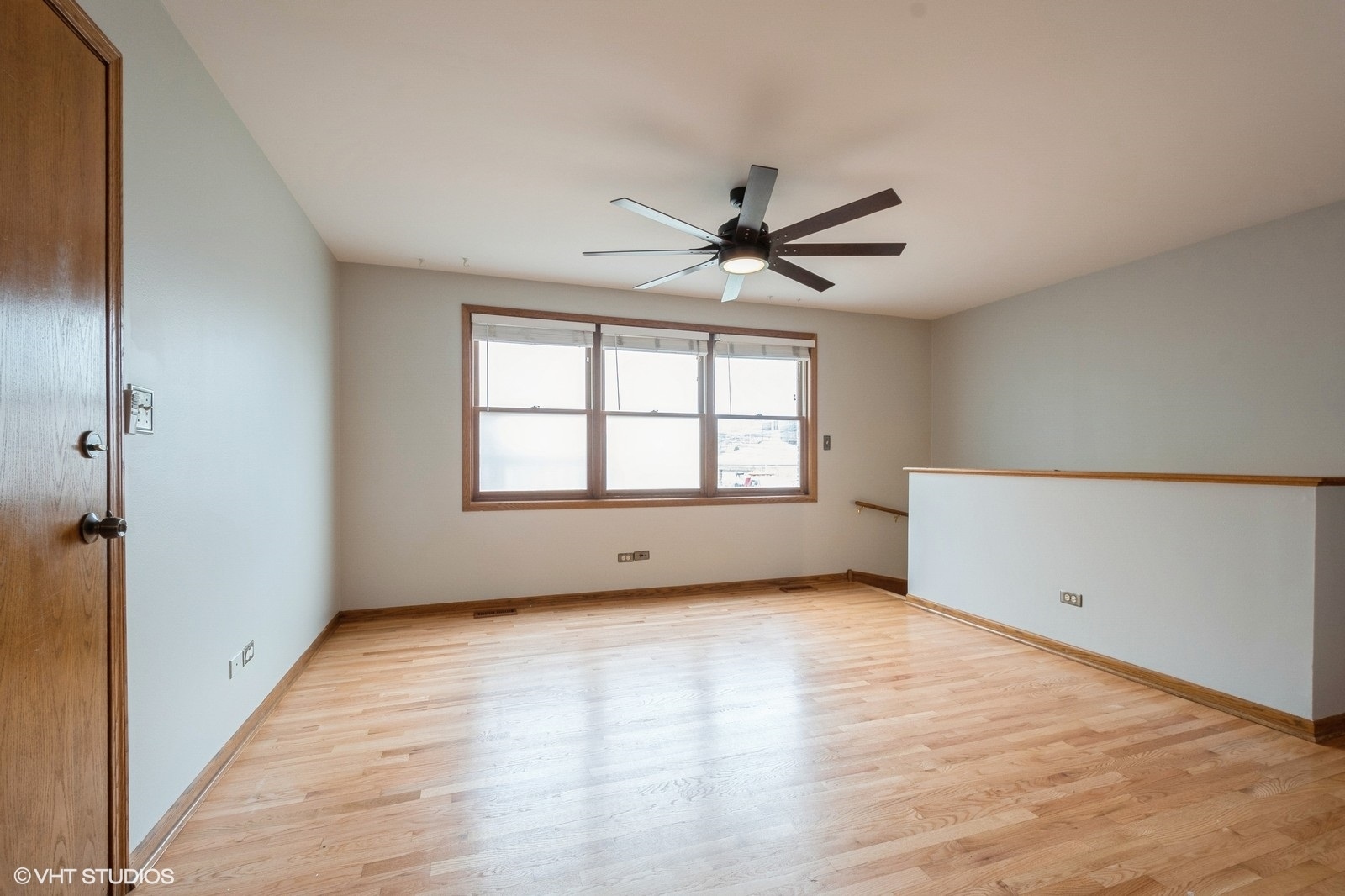 7411 N Claremont Avenue 1E