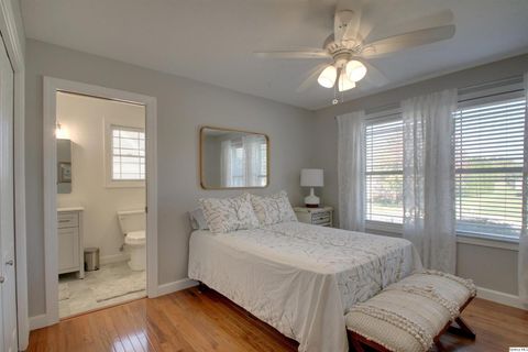 Tiny photo for 1532 Winsor Dr. Dr, Quincy, IL 62305 (MLS # 12494429)