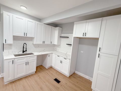 Tiny photo for 7533 S Michigan Avenue, Chicago, IL 60619 (MLS # 12623890)