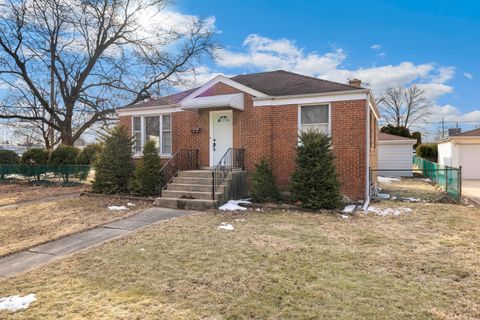 Tiny photo for 70 N Laverne Avenue, Hillside, IL 60162 (MLS # 12563560)