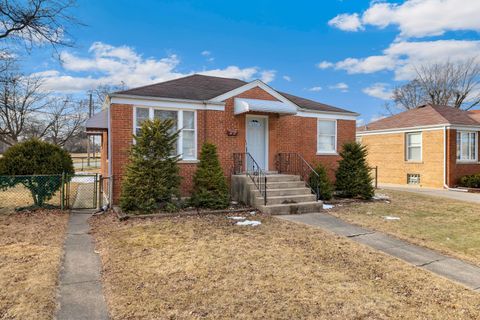 Tiny photo for 70 N Laverne Avenue, Hillside, IL 60162 (MLS # 12563560)