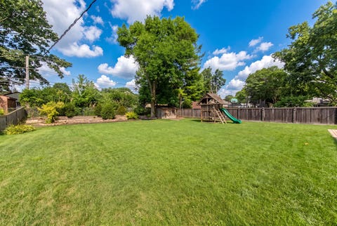 Tiny photo for 114 N Elm Street, Mount Prospect, IL 60056 (MLS # 12738320)