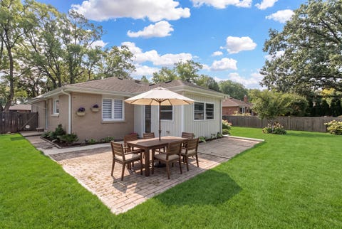 Tiny photo for 114 N Elm Street, Mount Prospect, IL 60056 (MLS # 12738320)