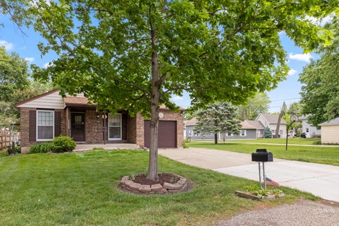 Photo of 1406 Kaskaskia Avenue, Elgin, IL 60123 (MLS # 12764125)