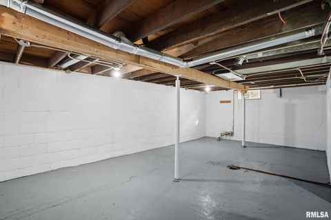 Tiny photo for 2707 JACKSON Avenue, Davenport, IA 52802 (MLS # QC4268022)