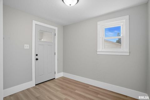 Tiny photo for 2707 JACKSON Avenue, Davenport, IA 52802 (MLS # QC4268022)